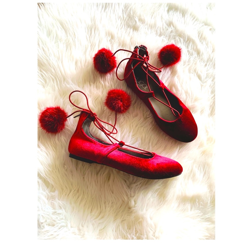 ♥️ Adorable Kids Pom-Pom Lace Up Ballet Flats Size 3Girls